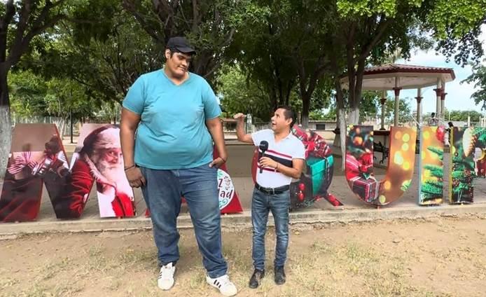 El hombre más alto de Sinaloa: quién es y cúanto mide