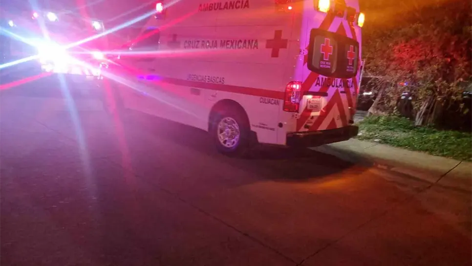 Al ser estabilizado fue colocado  en una ambulancia que lo traslado al Hospital General de Culiacán.