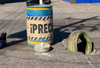 Aparecen dos socavones en calle de Los Mochis; Japama ya trabaja en su rehabilitación 