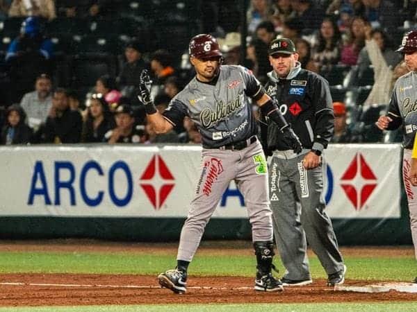 Con gran actuación de Castañeda, Tomateros gana el primero en serie navideña