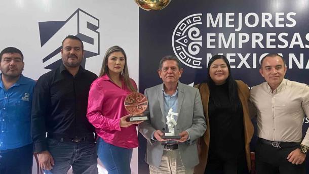 «Serdi» recibe distintivo por cumplir 10 años como una de las mejores empresas en México