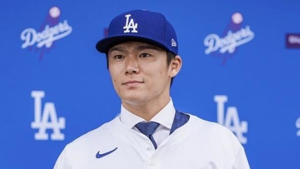 Dodgers le dan la bienvenida a su «as» Yoshinobu Yamamoto
