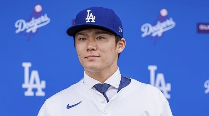 El lanzador japonés al ser presentado en conferencia de prensa.