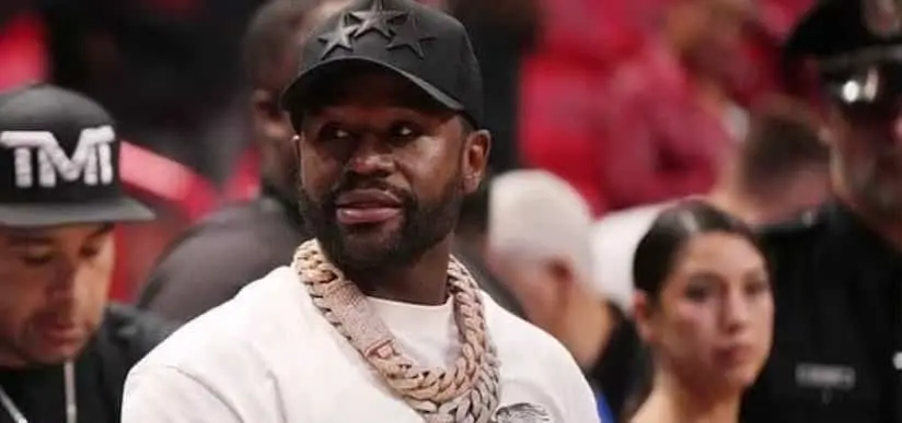 El excampeón de boxeo se declaró aficionado número uno del cantante mexicano.