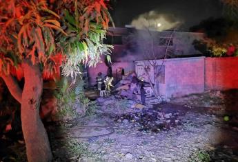 Salvan a dos niños de morir en incendio en la zona industrial de Los Mochis