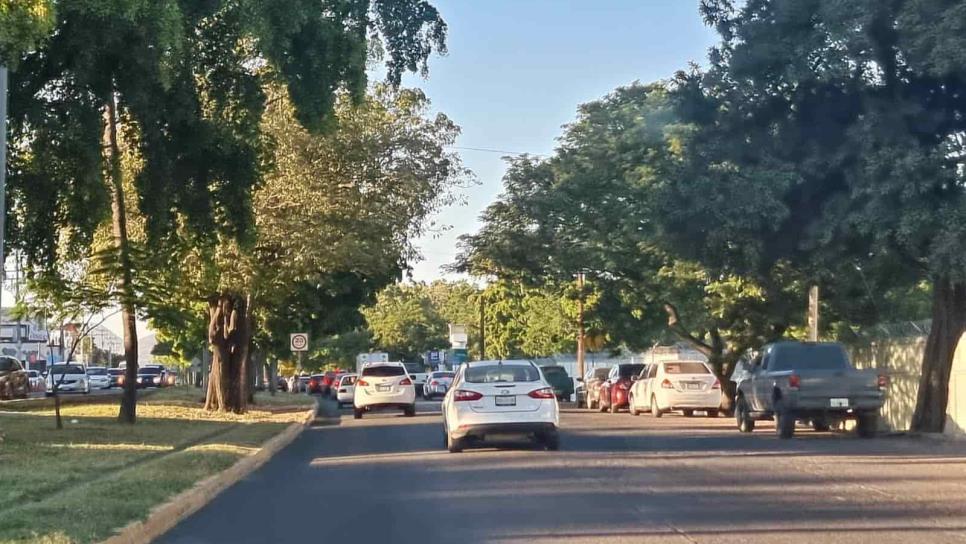 Motociclistas arrojan poncha llantas para no ser detenidos por la Guardia Nacional en Culiacán