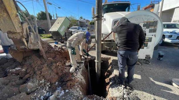 Gerardo Vargas busca recursos para la atención de drenajes caídos en Ahome