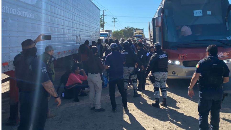 Rescatan a migrantes de Senegal que viajaban deshidratados en autobús en Villa Unión