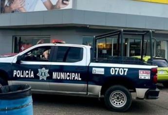 Ladrón con sombrero de palma asalta tienda departamental y se lleva 20 mil pesos en Culiacán 