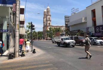 Policías Estatales y Municipales aseguran a un civil armado en el primer cuadro de Culiacán 