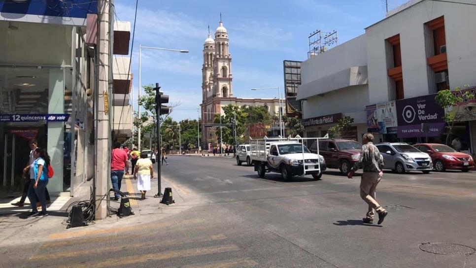 Policías Estatales y Municipales aseguran a un civil armado en el primer cuadro de Culiacán 