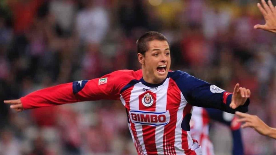 «Chicharito» será nuevo jugador de Chivas; sería presentado en los próximos días