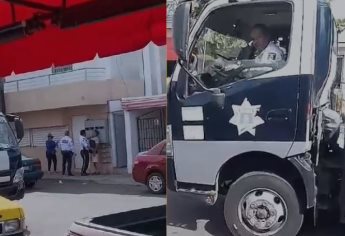 Agentes de Tránsito golpean y amenazan a una persona en Culiacán 