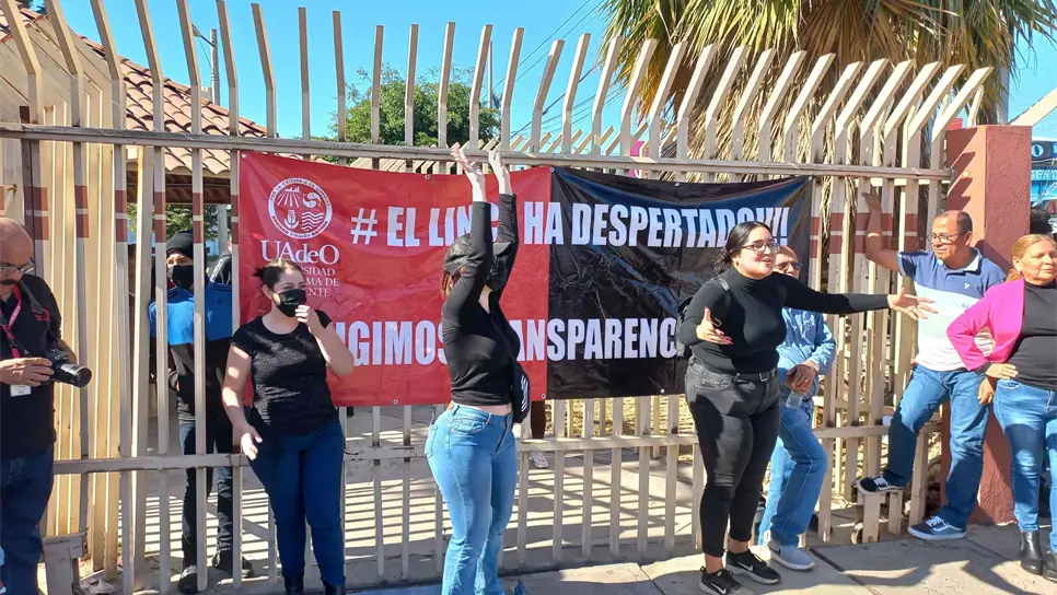 «Les pido por favor que dejen funcionar la universidad»: Rocha Moya a manifestantes de la UAdeO.