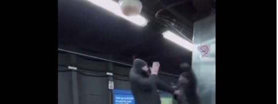 Muere hombre atropellado por el metro en Filadelfia, tras pelea |VIDEO