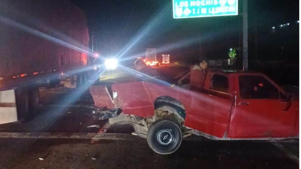 Carambola en la México 15 deja tres lesionados y cuantiosas pérdidas materiales