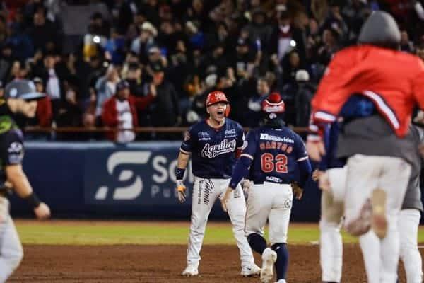 Águilas ganan el juego cuatro y emparejan la serie ante Algodoneros