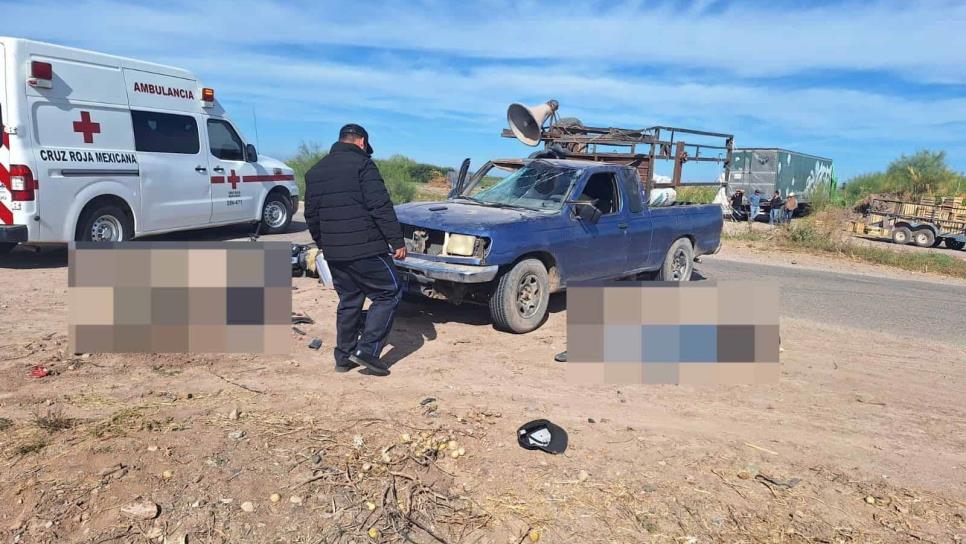 Graves dos jóvenes al impactarse en una moto contra una camioneta en la carretera a Estación Naranjo