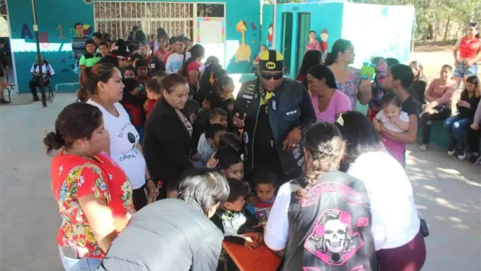 Llegan los «Reyes Magos Bikers» a comunidades rurales de Mazatlán