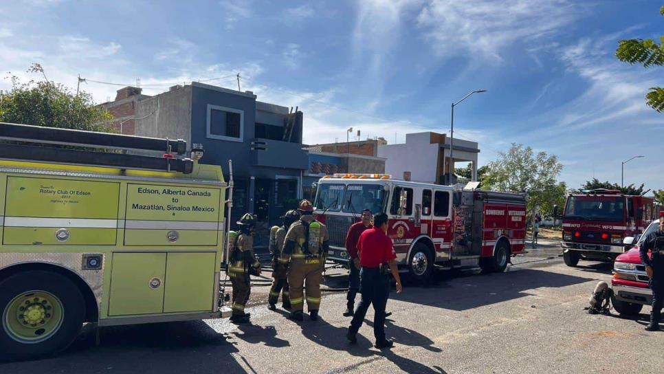 Explosion de tanque de gas en domicilio de Mazatlán deja a hombre con graves quemaduras