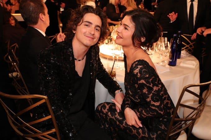 Timothée Chalamet y Kylie Jenner se roban los Premios Globos de Oro