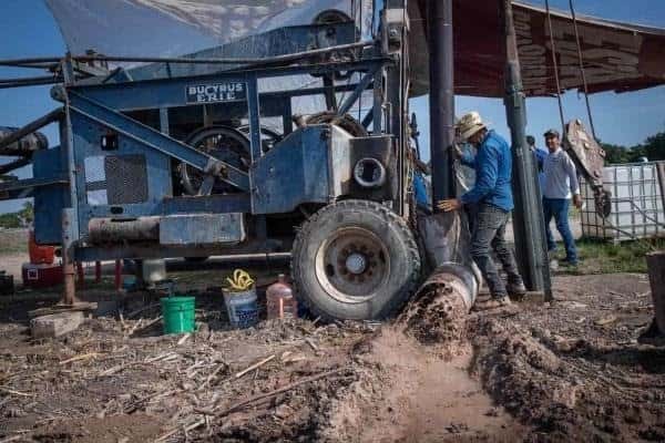 Además de los 12 pozos que ya están localizados y listos para su habilitación explicó que ya están terminando de equipar el pozo ubicado en la comunidad de La Nona y en El Salado.