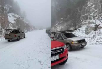 Nevadas congelan carreteras que llevan a las Barrancas del Cobre en Chihuahua