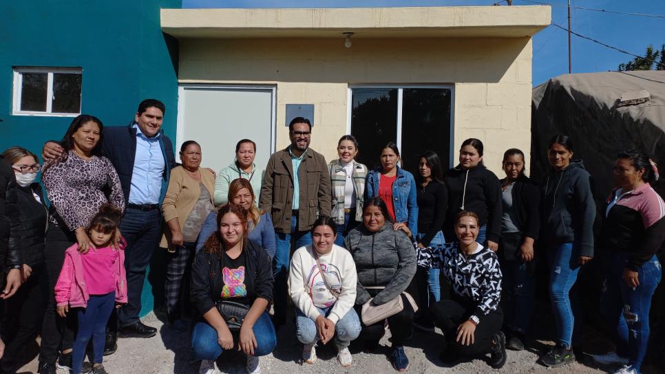 Gámez Mendívil entrega 27 acciones de vivienda en la sindicatura de Quilá