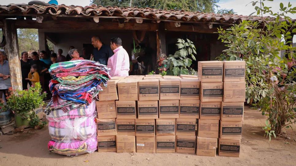 DIF Bienestar entrega apoyos invernales a familias afectadas por las bajas temperaturas en Sanalona