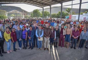 Ayuntamiento de Ahome entrega apoyos de vivienda en el Nuevo San Miguel