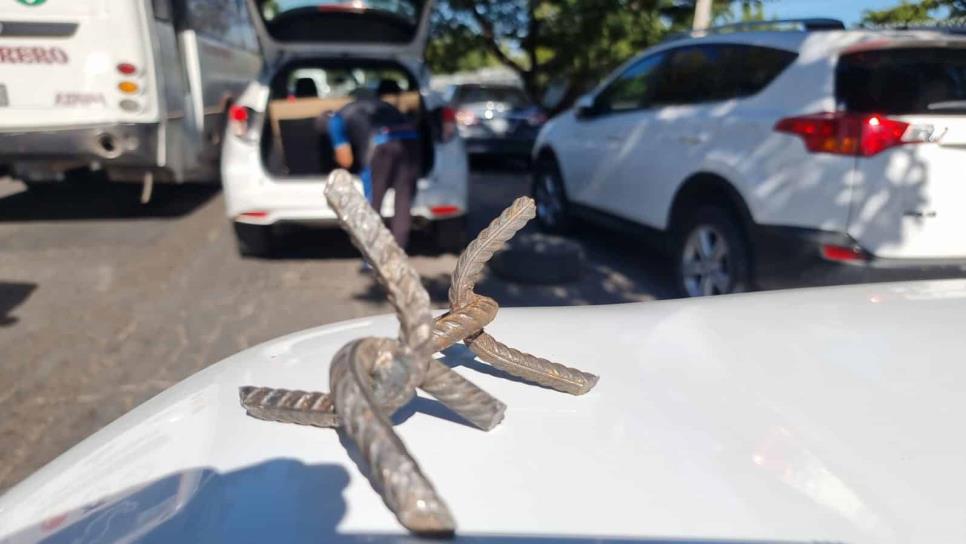 Arrojan «ponchallantas» en Culiacán y ahora son 6 los vehículos dañados