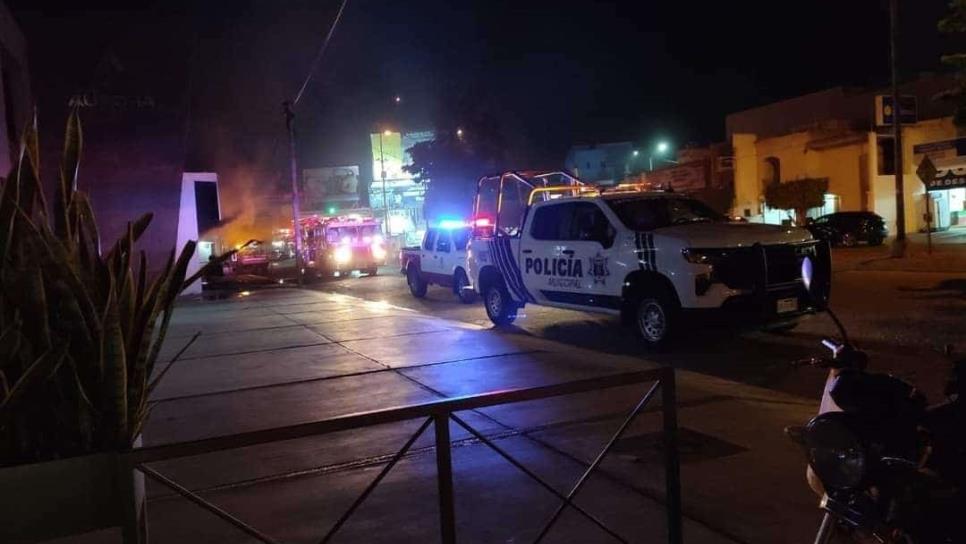 Se incendia comercio en la Sánchez Celis de Mazatlán