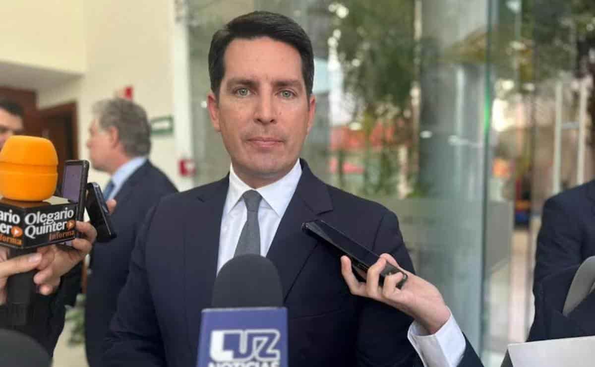 El Secretario de Economía, Javier Gaxiola se va a Japón; traerá inversiones a Sinaloa 