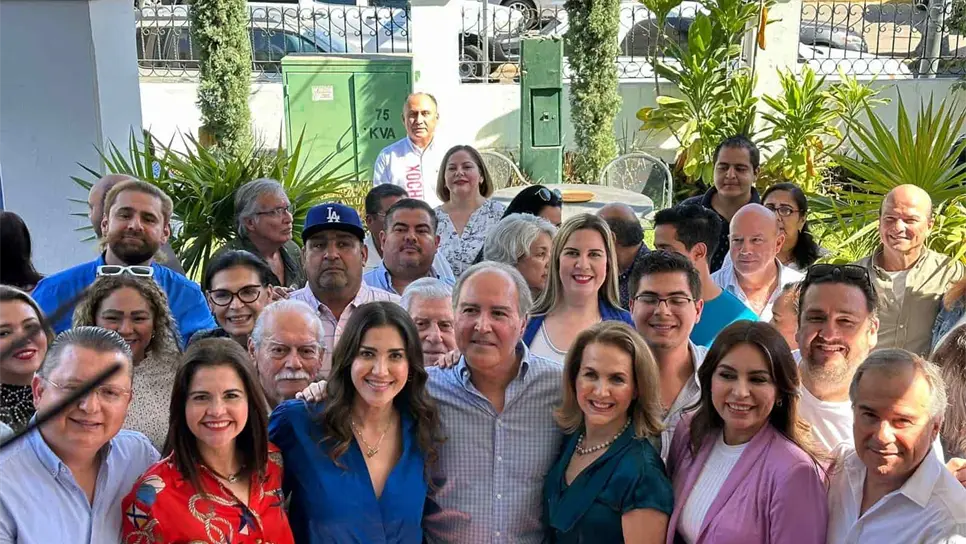 Eduardo Ortiz se registra como candidato al Senado de la República por el PAN.