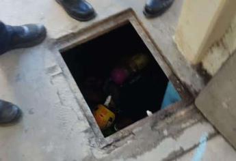 Rescatan a hombre intoxicado por pintura al interior de un aljibe en Mazatlán