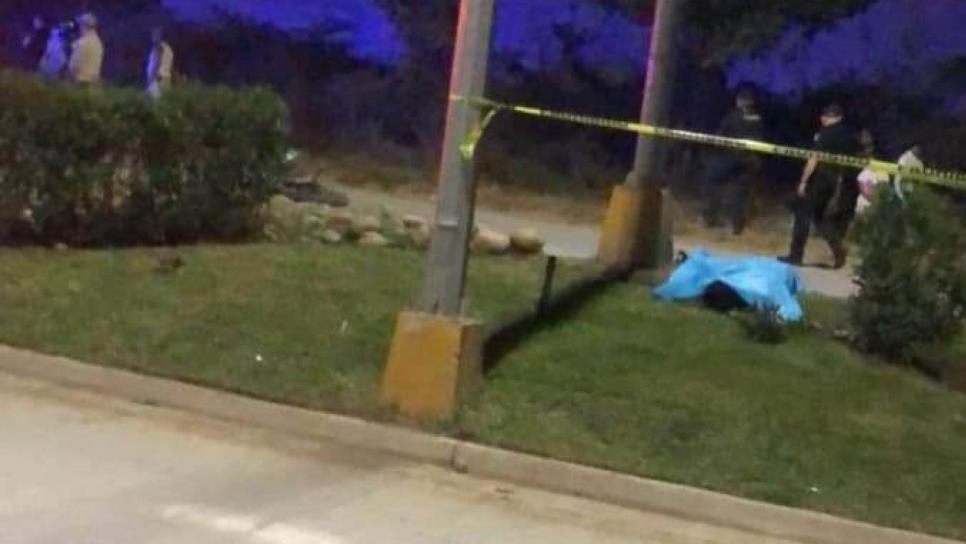 Motociclista muere tras chocar contra un poste en Mazatlán