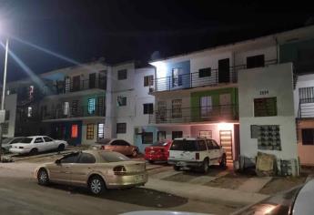 Niña de 3 años cae del tercer piso de un edificio en Culiacán.