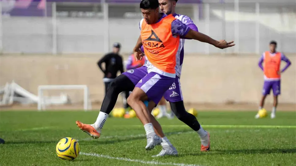 Para este encuentro los Cañoneros saltarán al campo luciendo su indumentaria visitante en color turquesa con blanco.