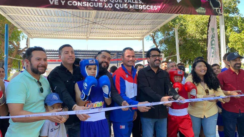Alcalde de Culiacán inaugura ring de boxeo en la colonia Valle Alto Alcalde de Culiacán inaugura ring de boxeo en la colonia Valle Alto
