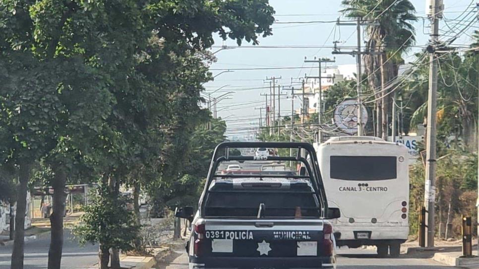 Sujetos despojaron una unidad Kia en Culiacán 