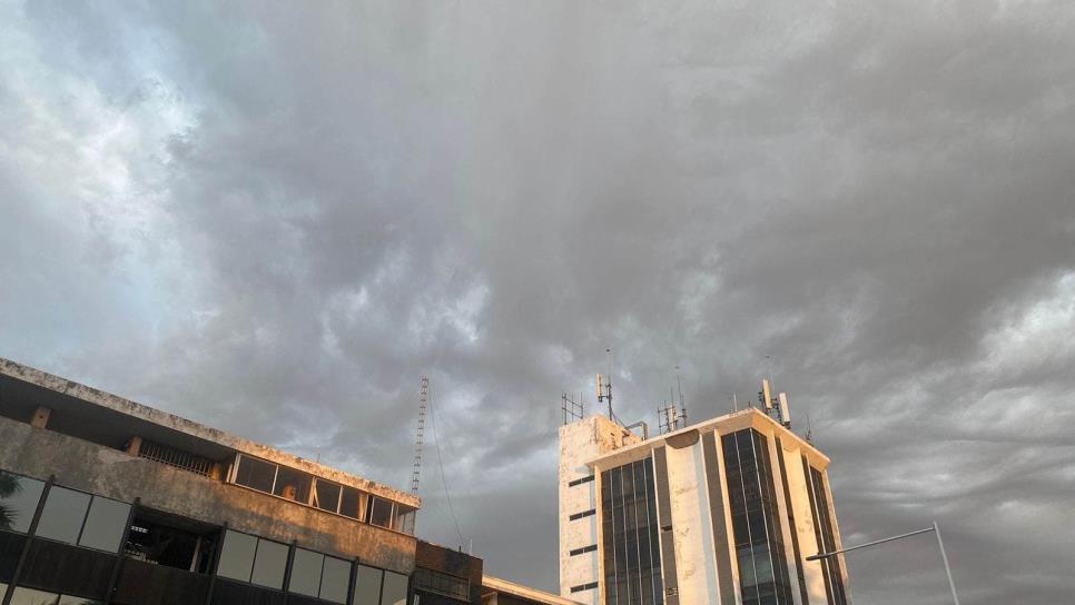 Llovizna sorprende a Culiacán al amanecer