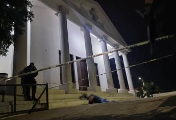 Asesinan a un joven afuera del templo de Santa Cecilia en Culiacán