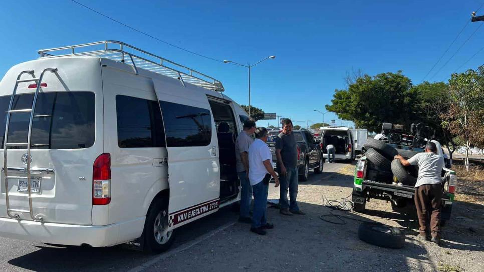 15 vehículos varados en Mazatlán tras ser víctimas de los «ponchallantas»