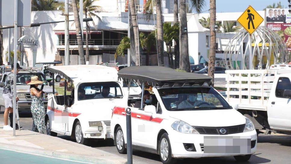 «Safaris» de Mazatlán buscan participación en el desfile del carnaval 