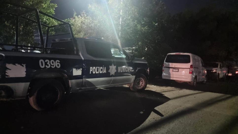 A punta de pistola despojan dos vehículos en Culiacán durante la noche del jueves