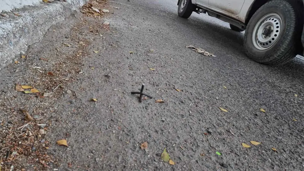 Es muy común que arrojen ponchallantas en ese sector de Culiacán. FOTO: Luz Noticias