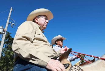 Participa Rocha Moya en la Cabalgata de Los Escobar