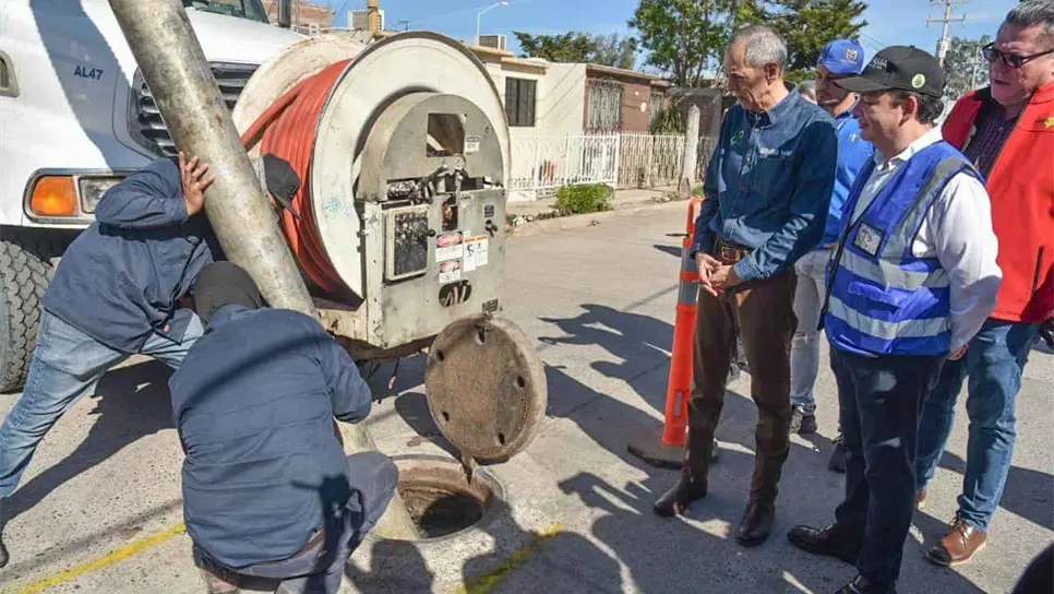 Visitaron algunos domicilios del sector para informar sobre las obras y solicitar que tomen las medidas provisorias correspondientes por el ingreso de maquinaria pesada al área.