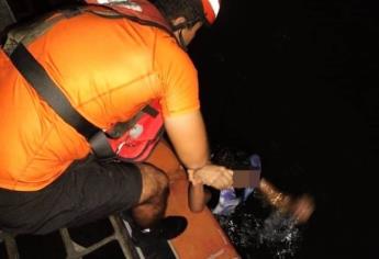 Rescatan a tres náufragos cerca de las costas de Mazatlán