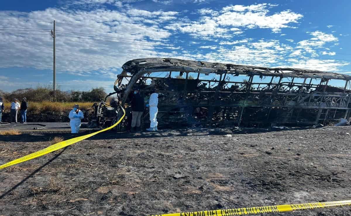 Familiares del Manager de Charros de Jalisco viajaban en camión chocado en Maxipista